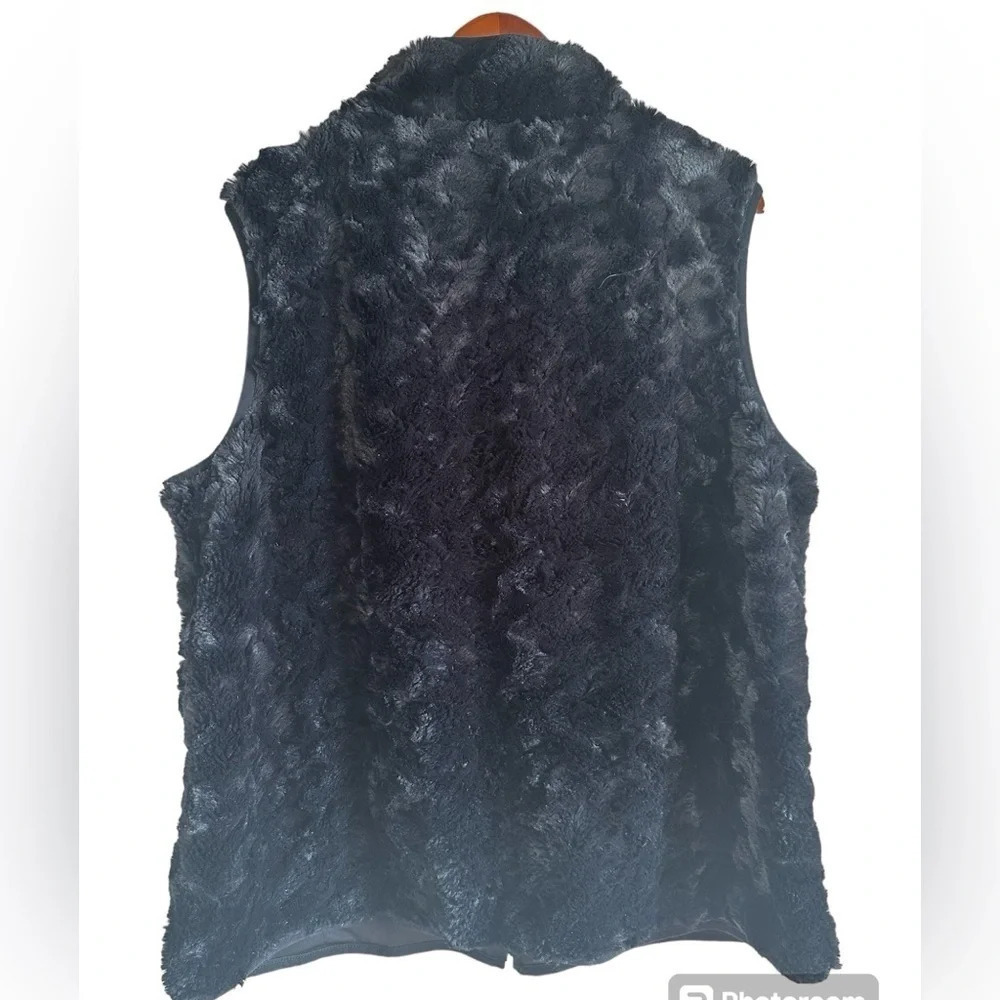 Laura Scott Woman’s Vegan Fur black zip up vest. Size 2x - Picture 2 of 6